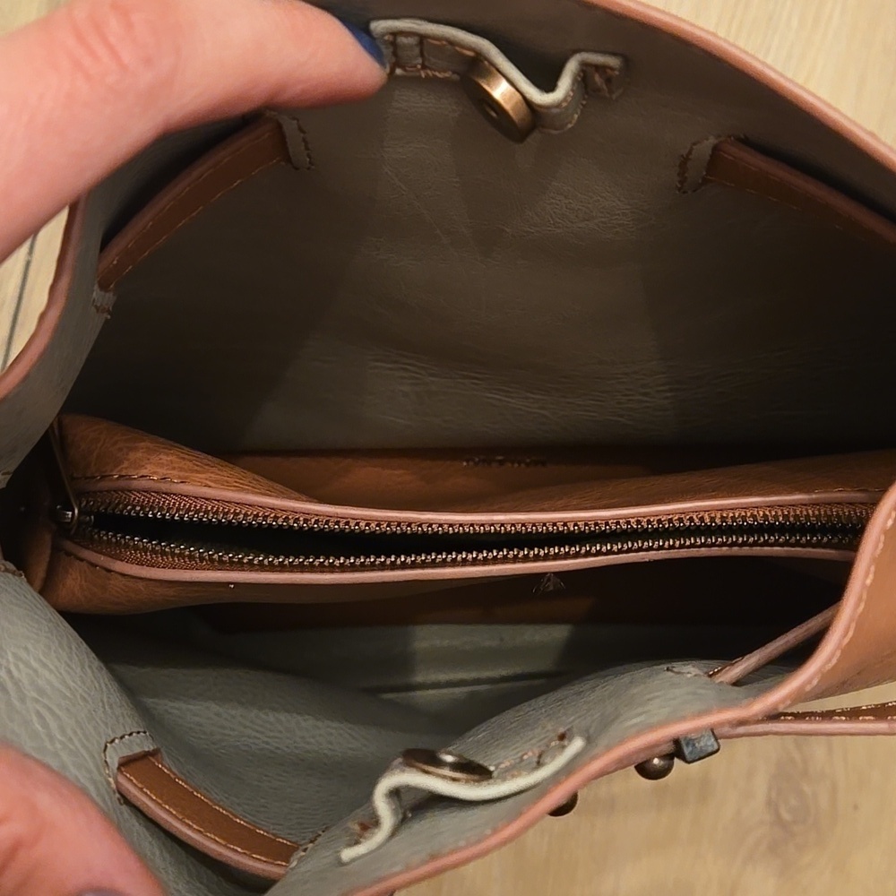 NWOT MATT&NAT LEXI Vegan Bucket Bag - Picture 7 of 11